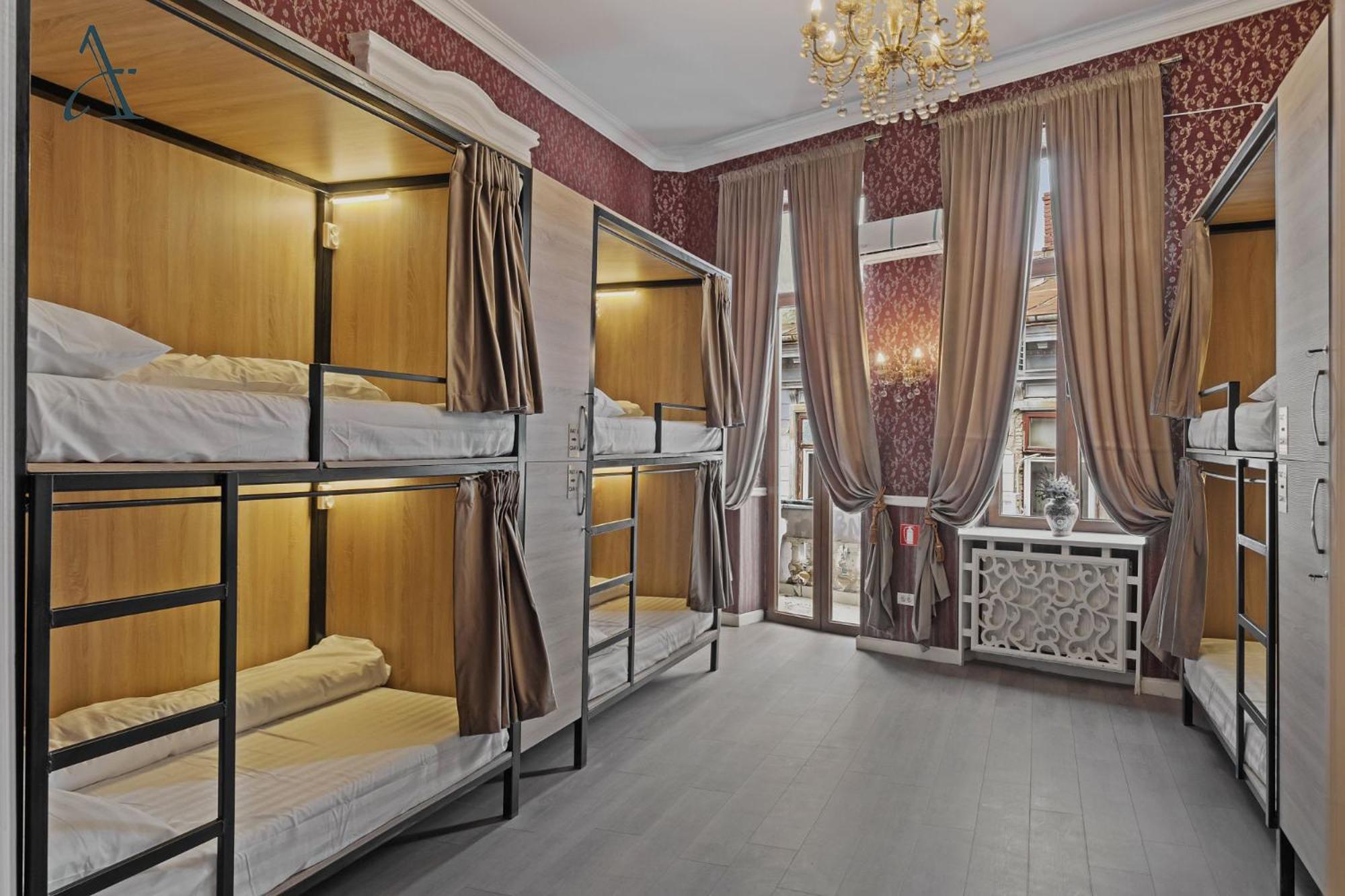 Ramana Garden Hostel - Self-Service Accommodation Bukareszt Zewnętrze zdjęcie