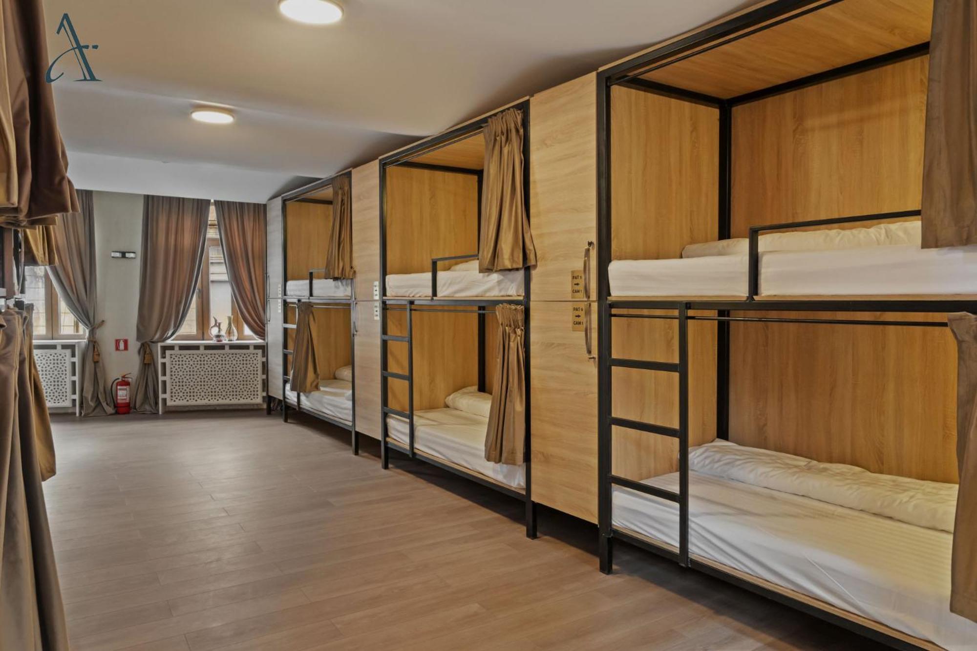 Ramana Garden Hostel - Self-Service Accommodation Bukareszt Zewnętrze zdjęcie